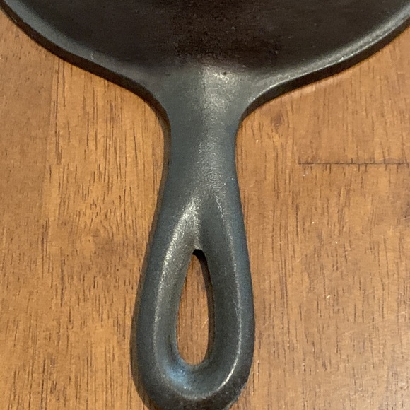 Vintage Cast Iron Skillet SK 3 Notch Dual Spout - Picture 5 of 12